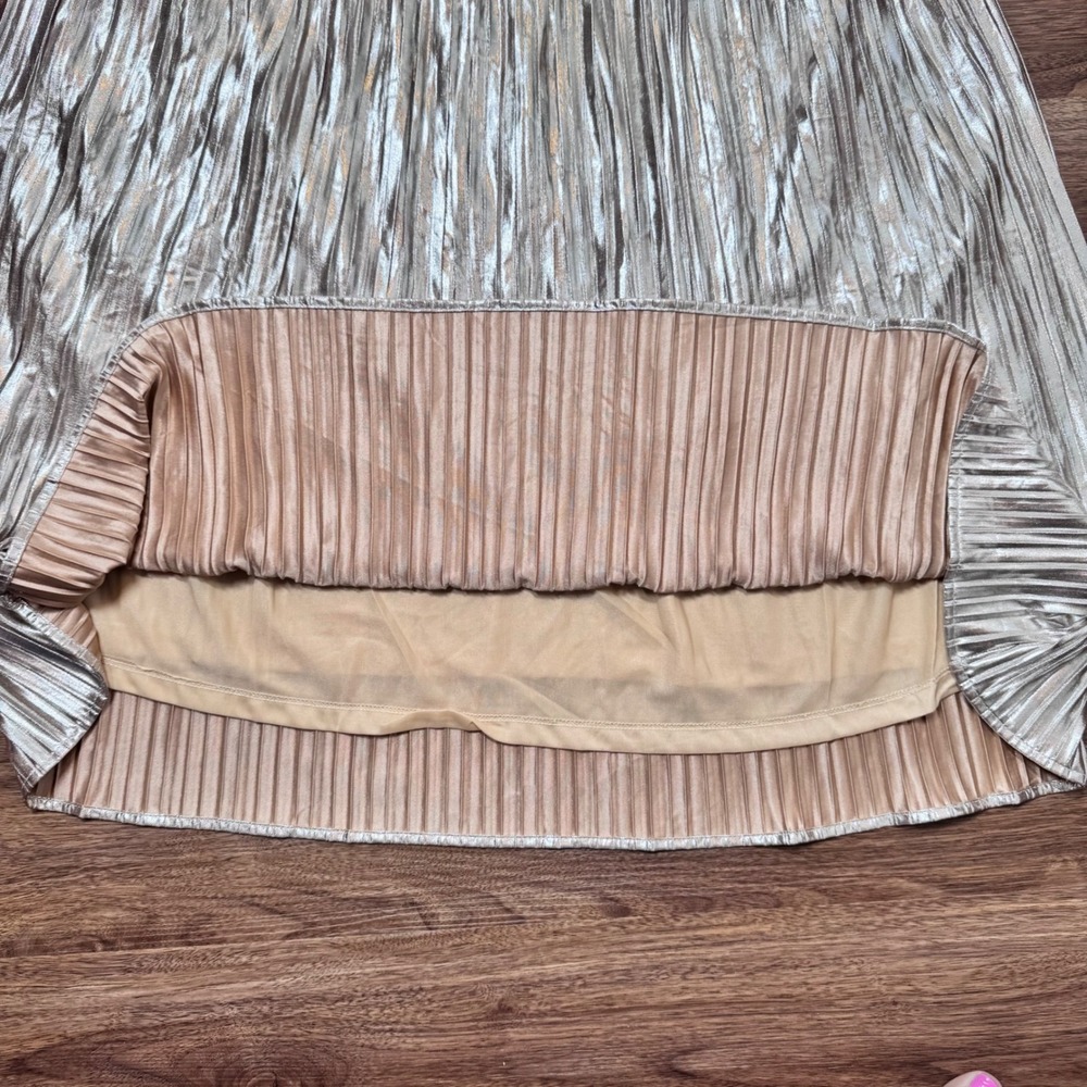THML NWT Metallic Silver Pleated Midi Skirt Womens Size M Holiday‎ Party Lined - Picture 7 of 8